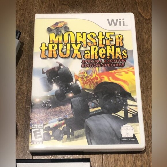 Nintendo Wii RVL-001 Gamecube Comp. w/Monster TRUX Arenas (W4)(B) - Picture 2 of 8